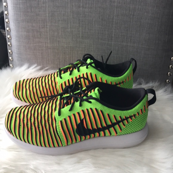 NIKE ROSHE FLYKNIT SHOES WOMENS RUNNING - Picture 2 of 4